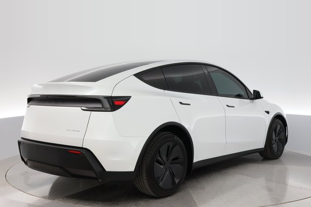 2026 Tesla Model Y — photo 2 of 19
