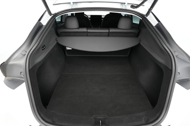 2026 Tesla Model Y — photo 6 of 19