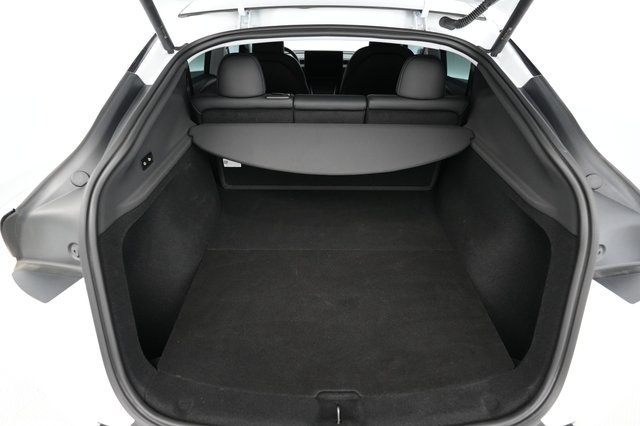 2026 Tesla Model Y — photo 6 of 19
