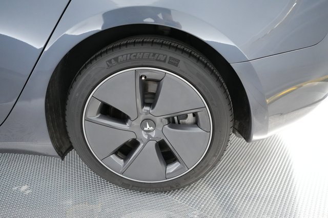 2023 Tesla Model 3 — photo 15 of 24