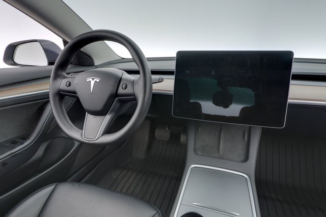 2023 Tesla Model 3 — photo 18 of 24