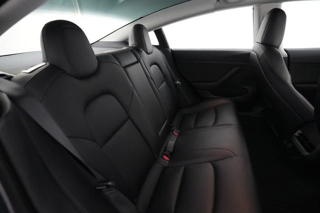 2023 Tesla Model 3 — photo 4 of 24
