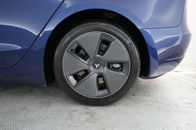 2023 Tesla Model 3 — photo 7 of 21