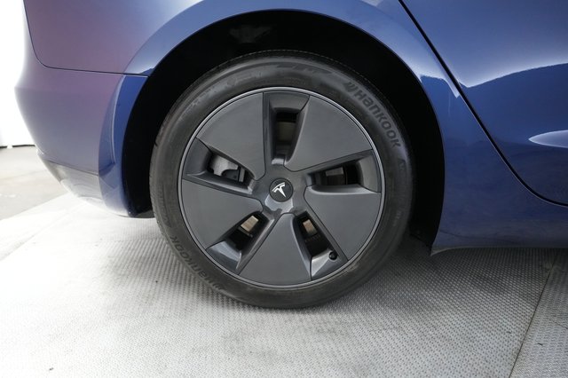 2023 Tesla Model 3 — photo 17 of 21