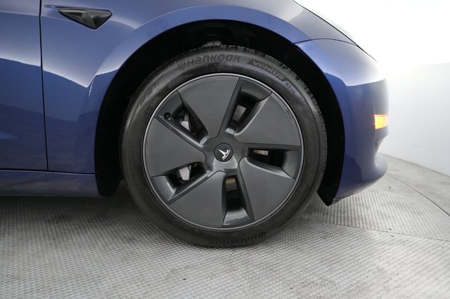 2023 Tesla Model 3 — photo 16 of 21