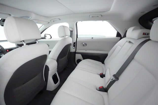 2024 Hyundai IONIQ 5 — photo 18 of 31
