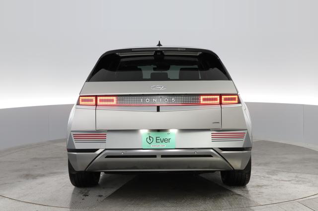 2024 Hyundai IONIQ 5 — photo 10 of 31