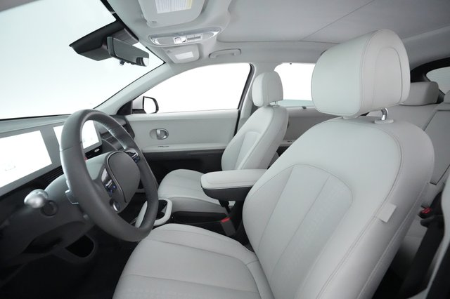 2024 Hyundai IONIQ 5 — photo 17 of 31