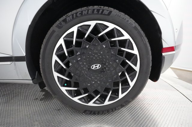 2024 Hyundai IONIQ 5 — photo 14 of 31