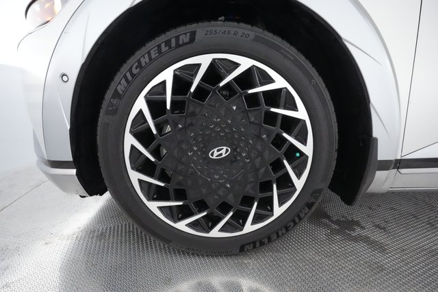 2024 Hyundai IONIQ 5 — photo 13 of 31
