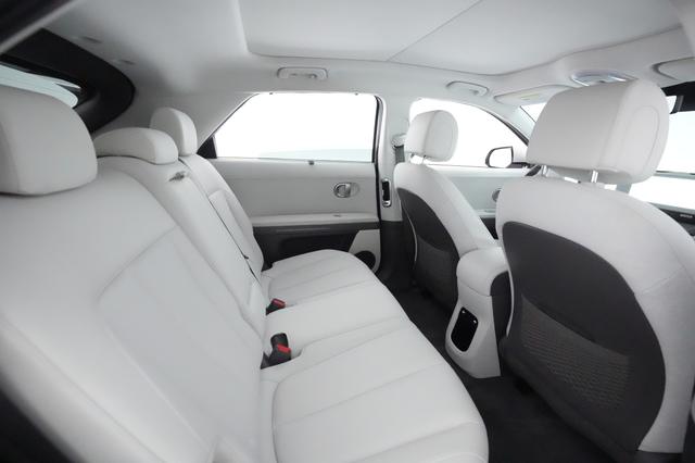 2024 Hyundai IONIQ 5 — photo 3 of 31