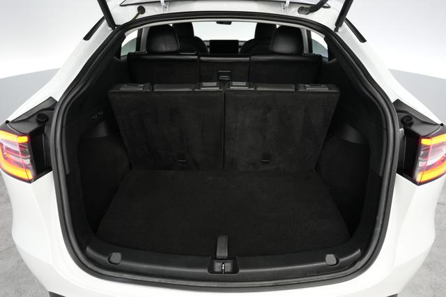 2023 Tesla Model Y — photo 6 of 24