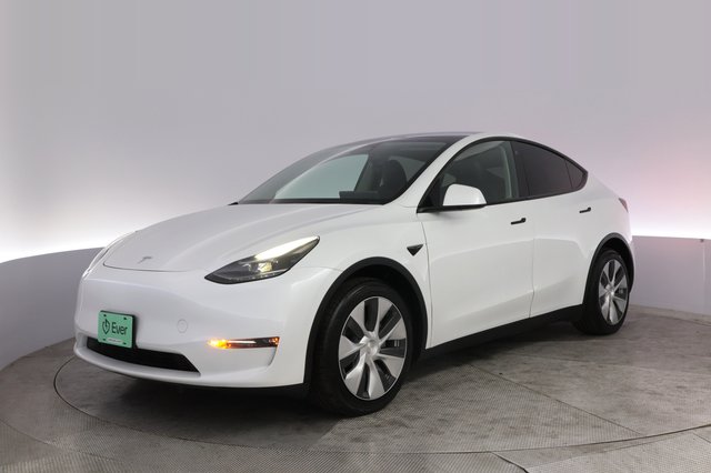 2023 Tesla Model Y — VIN 7SAYGAEEXPF742381