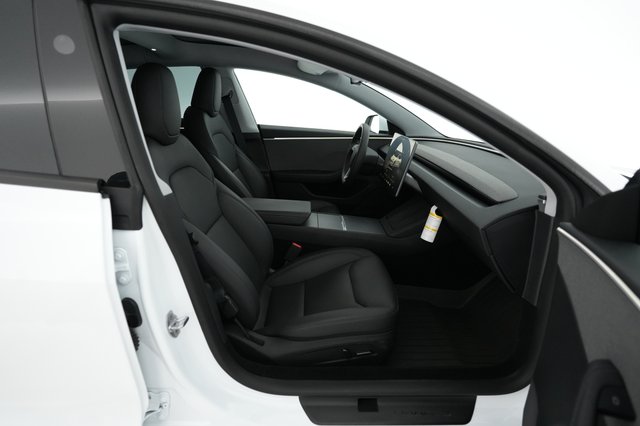 2025 Tesla Model 3 — photo 16 of 24