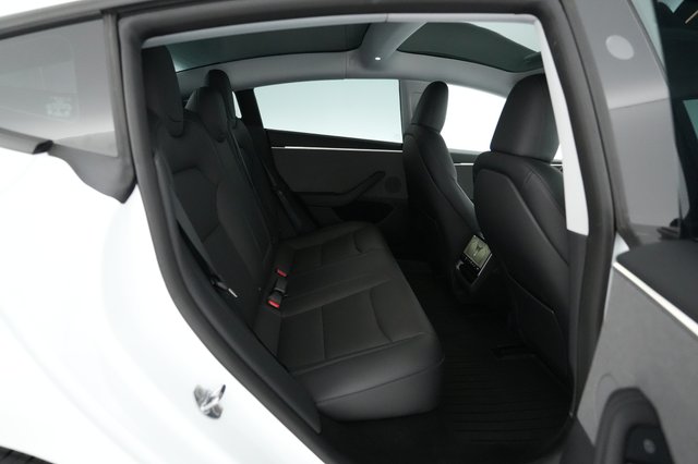 2025 Tesla Model 3 — photo 4 of 24
