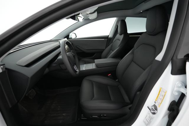 2025 Tesla Model 3 — photo 3 of 24