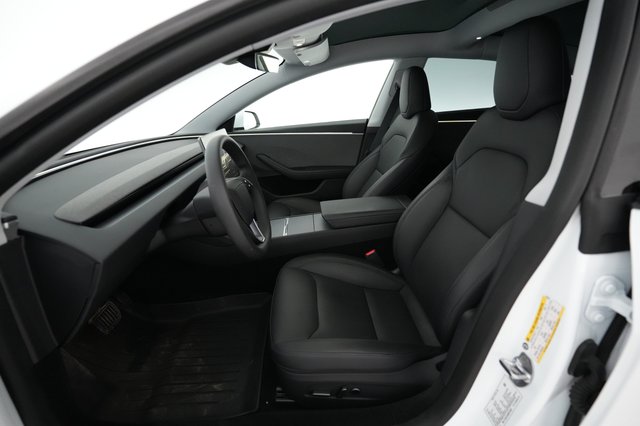2025 Tesla Model 3 — photo 3 of 24