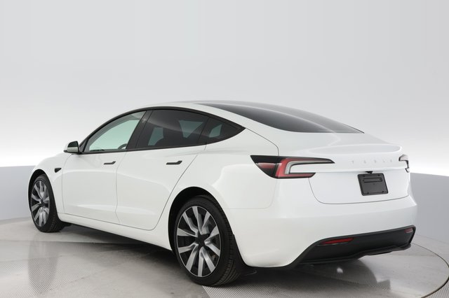 2025 Tesla Model 3 — photo 11 of 24
