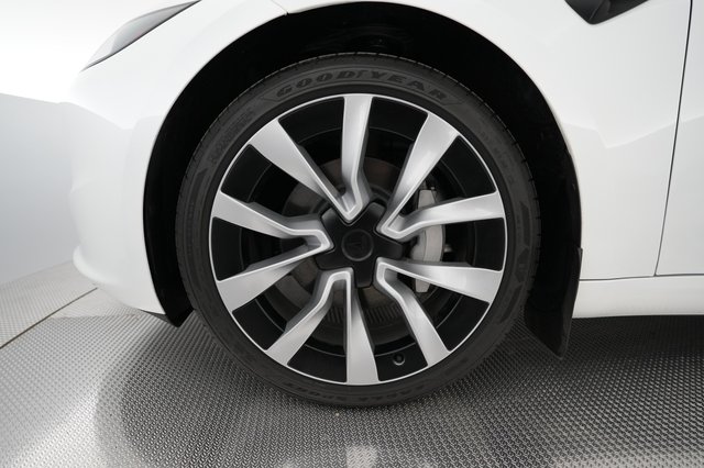 2025 Tesla Model 3 — photo 13 of 24