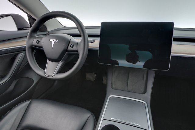 2023 Tesla Model 3 — photo 20 of 24