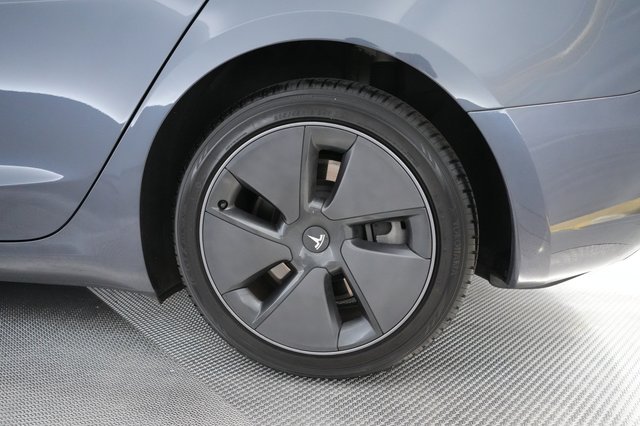 2023 Tesla Model 3 — photo 17 of 24