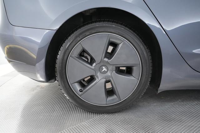 2023 Tesla Model 3 — photo 7 of 24