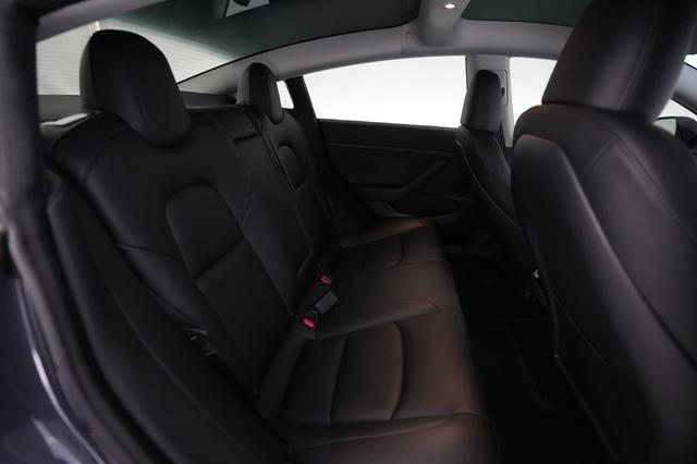 2023 Tesla Model 3 — photo 4 of 26