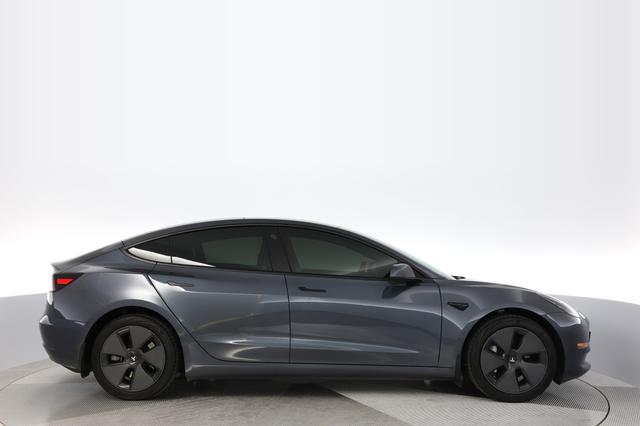 2023 Tesla Model 3 — photo 10 of 26