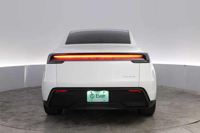 2026 Tesla Model Y — photo 12 of 21