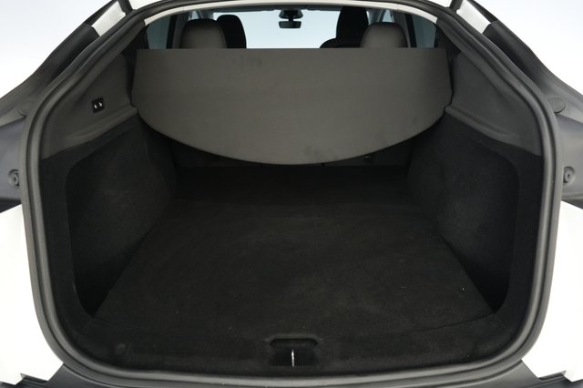 2026 Tesla Model Y — photo 6 of 21
