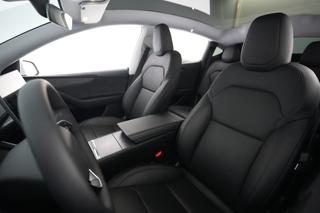 2026 Tesla Model Y — photo 3 of 21