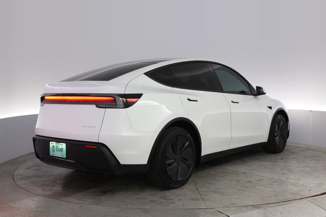 2026 Tesla Model Y — photo 2 of 21