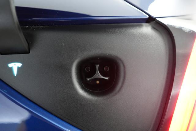 2019 Tesla Model 3 — photo 8 of 22