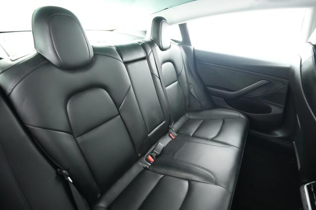 2019 Tesla Model 3 — photo 4 of 22