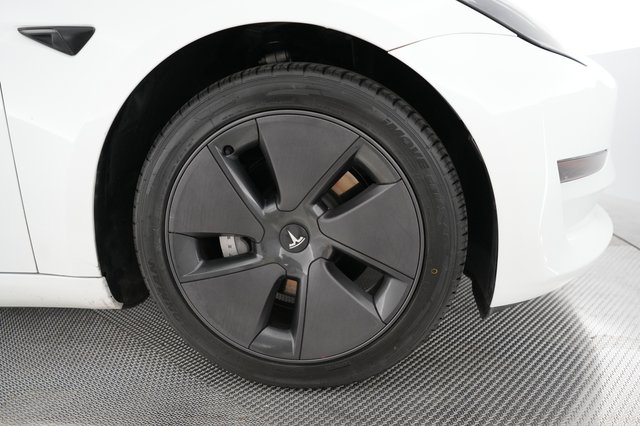 2023 Tesla Model 3 — photo 7 of 21