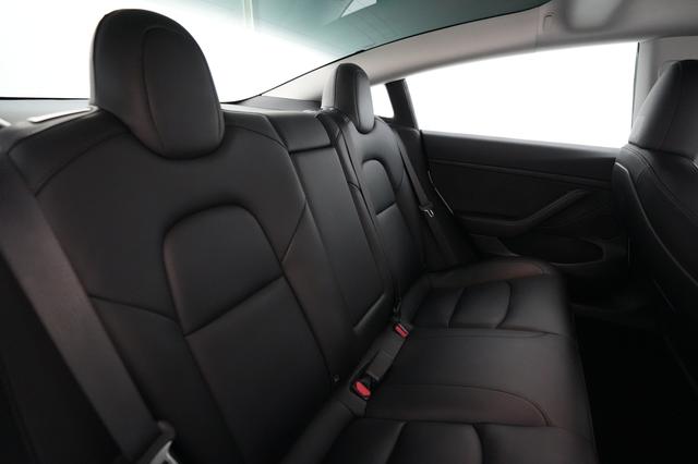 2023 Tesla Model 3 — photo 4 of 21