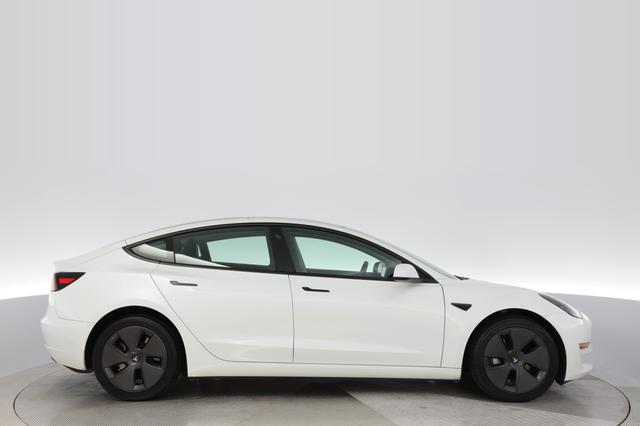2023 Tesla Model 3 — photo 10 of 21