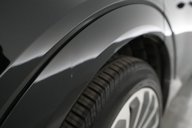 2019 Audi e-tron — photo 25 of 35