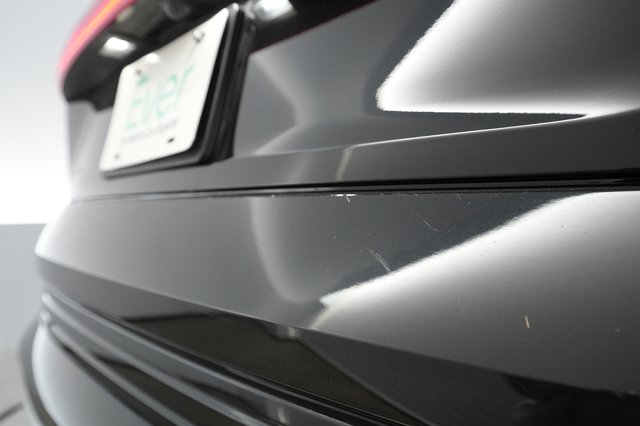2019 Audi e-tron — photo 23 of 35