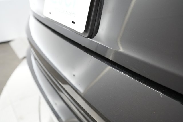 2019 Audi e-tron — photo 22 of 35