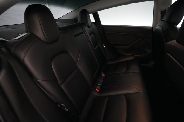 2022 Tesla Model 3 — photo 4 of 23