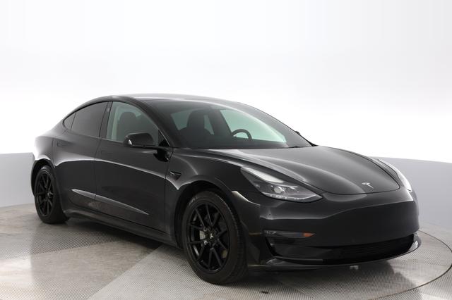 2022 Tesla Model 3 — photo 10 of 23