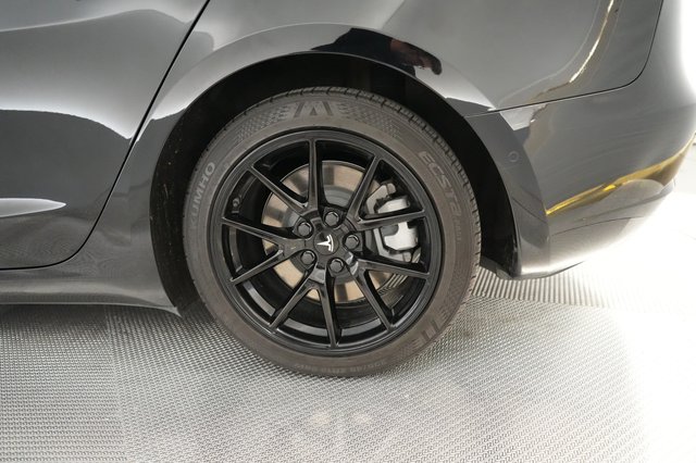 2022 Tesla Model 3 — photo 17 of 23
