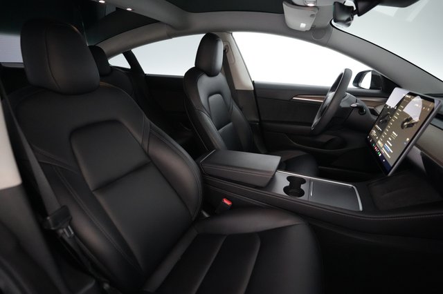 2022 Tesla Model 3 — photo 18 of 23