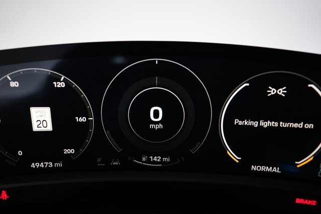 2020 Porsche Taycan — photo 5 of 24