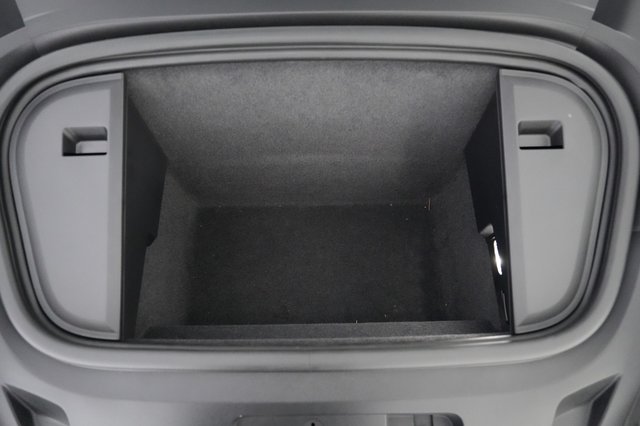 2020 Porsche Taycan — photo 21 of 24