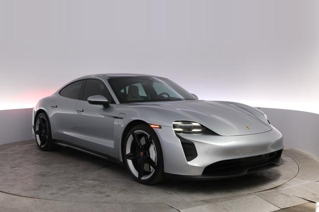 2020 Porsche Taycan — photo 10 of 24