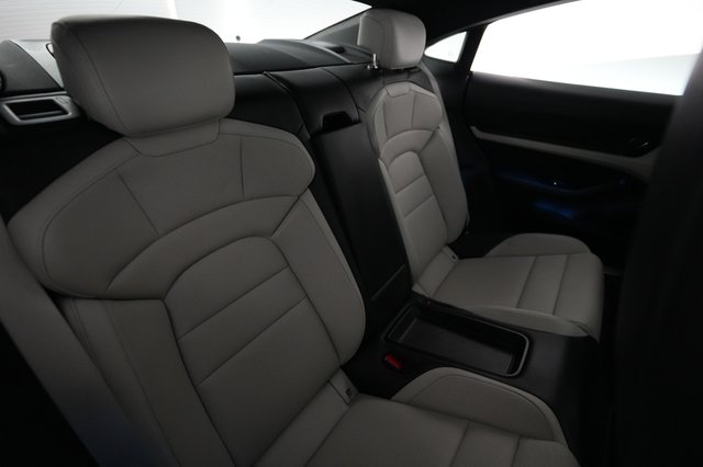 2020 Porsche Taycan — photo 4 of 24
