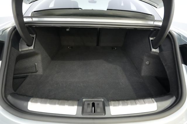2020 Porsche Taycan — photo 6 of 24