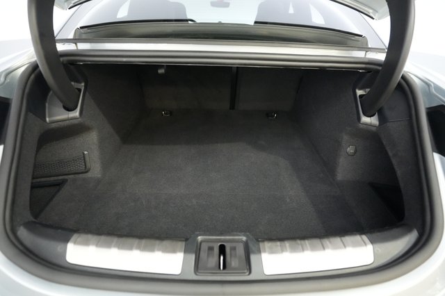 2020 Porsche Taycan — photo 6 of 24